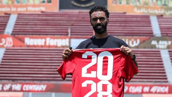 مهيب عبد الهادي: حسين الشحات أهلاوي حتى 2028