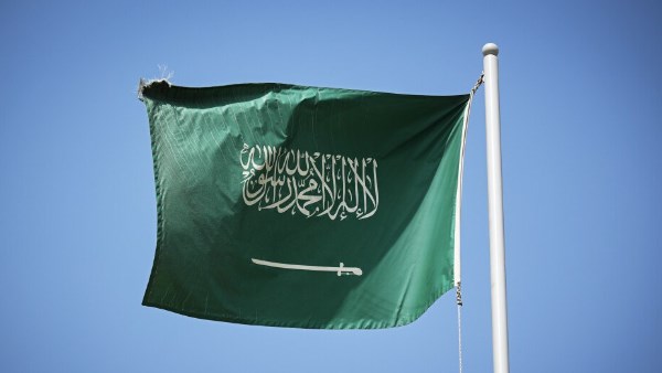 السعودية تدين بأشد العبارات استمرار العدوان الإيراني على الأردن