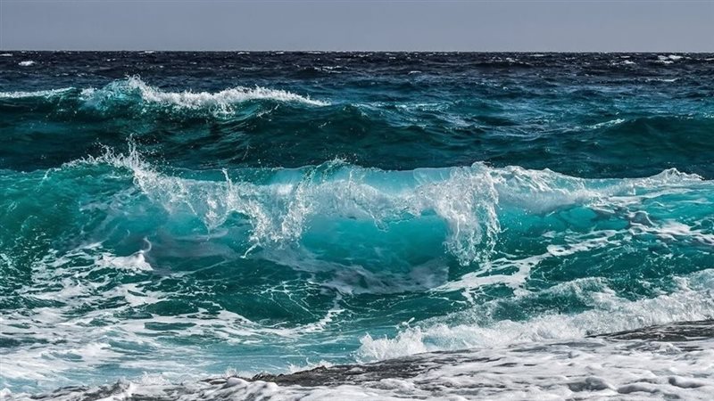 ارتفاع الأمواج بهذه الشواطئ، حالة الطقس غدا الأحد