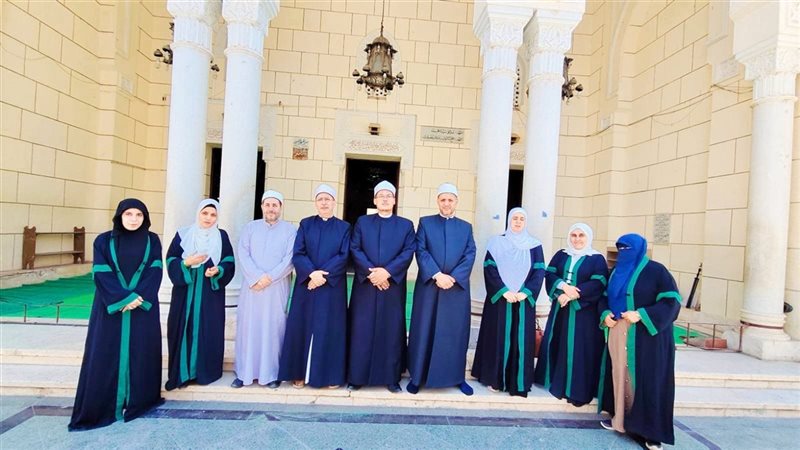 “القسوة ليست وسيلة للتربية”، أوقاف الفيوم تنظم قافلة دعوية للواعظات