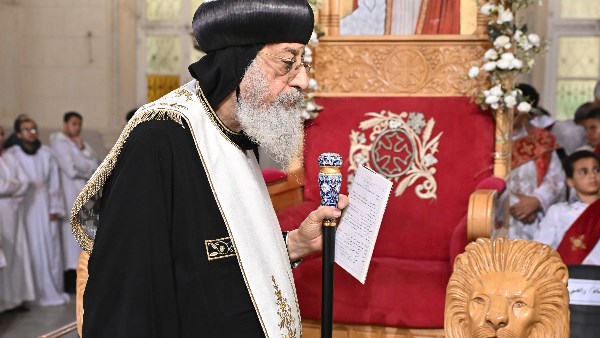 البابا تواضروس يقترح نظامًا جديدًا لتكريم أوائل الإعدادية والثانوية بالإسكندرية