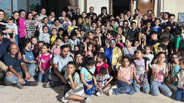 الأنبا عمانوئيل يتفقد مؤتمر المرحلة الابتدائية بكنيسة رئيس الملائكة ميخائيل بالأقصر