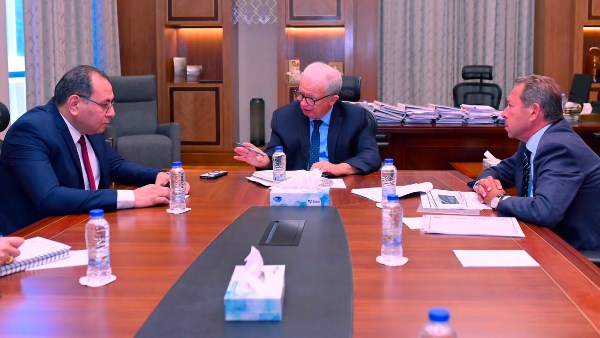 الحكومة: تطوير صناعة الغزل والنسيج يعزز تنافسية القطاع الصناعي ويعظم القيمة المضافة للقطن