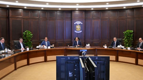 رئيس الوزراء يتابع الخطوات التنفيذية للتعيين حديثاً واختيار الوظائف القيادية بالدولة