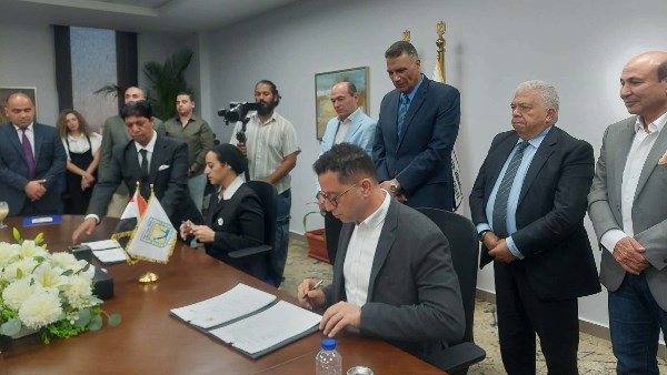 محافظ جنوب سيناء: مشروع «جرين شرم» يسهم في خفض الانبعاثات بواقع 3,404,8 طن سنويًا