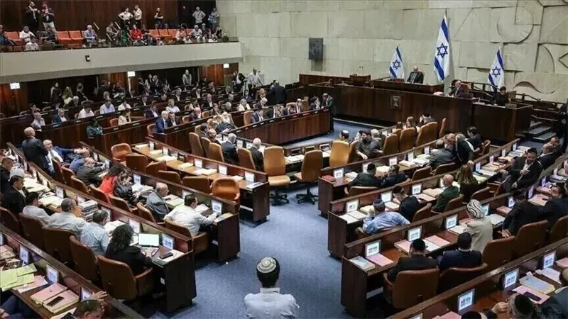 الكنيست الإسرائيلي يصادق نهائيا على قانون “دراسة التوراة” بعد تخفيفه