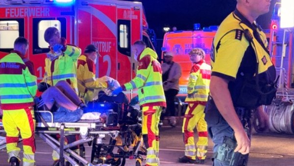 هجوم بالشاحنة في برلين .. قتيـ.ـل و16 مصابًا والشرطة تلغي الاحتفالات