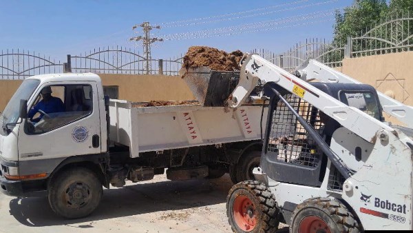 رئيس مدينة سفاجا يتابع أعمال النظافة ورفع المخلفات بالمجزر الآلي جنوب المدينة