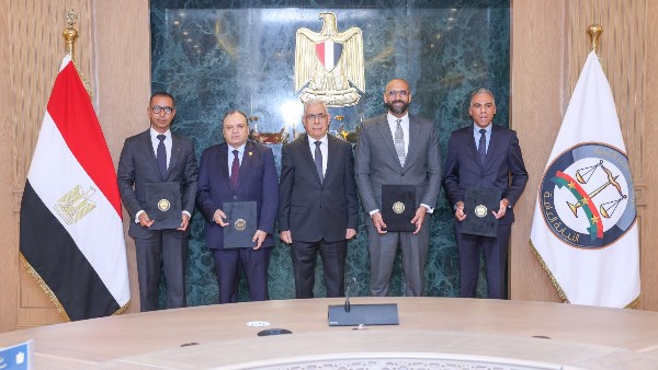 النيابة العامة تُطلق خدماتها الإلكترونية عبر تطبيق “فودافون كاش”