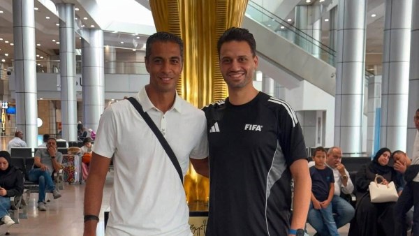 أمين عمر وحسام طه يصلان مطار القاهرة بعد مشاركتهما في كأس العالم 2026 .. صور