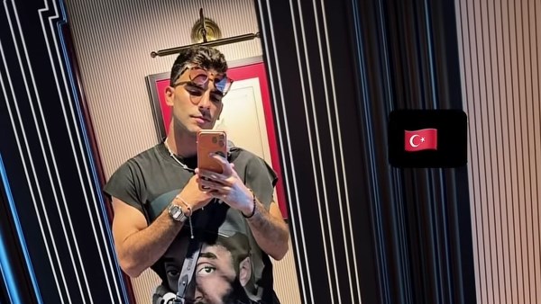 زيزو يخطف الأنظار في أحدث ظهور من تركيا
