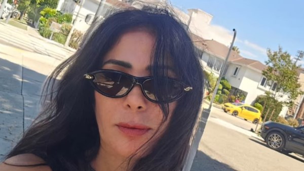 منى زكي تخطف الأنظار بإطلالة كاجوال في أحدث ظهور