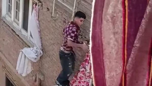 فيديو يثير الجدل.. شاب يرقص فوق ماسورة غاز في حفل زفاف ببشتيل