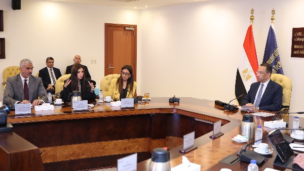 وزير الاتصالات يلتقي أعضاء لجنة التحول الرقمى بغرفة التجارة الأمريكية بالقاهرة