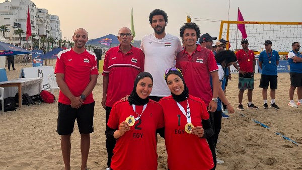 ياسر قمر: نعمل على تطوير منتخبات الكرة الطائرة.. ونهنئ سيدات الشاطئية بالإنجاز العربي