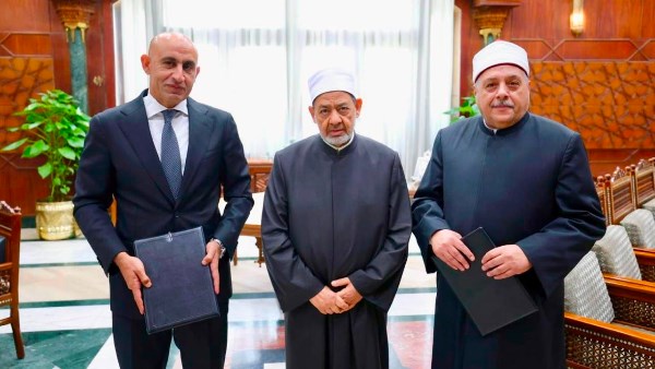 الاستعانة بمحفظي القرآن الكريم من الأزهر لتدريب المعلمين والطلاب على التلاوة الصحيحة