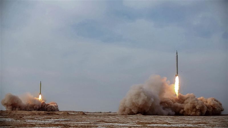 الحرس الثوري الإيراني يعلن استهداف قاعدة أمريكية في الأردن ويوجه رسالة إلى شعب المملكة