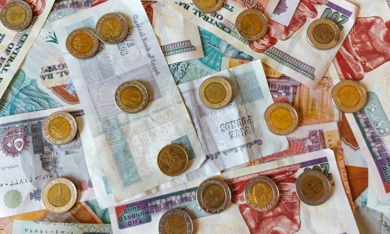 حقيقة طباعة عملات ورقية جديدة.. “المركزي” المصري يحسم الجدل 