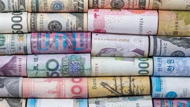 أسعار العملات العربية والأجنبية مقابل الجنيه في البنك الأهلي اليوم الخميس
