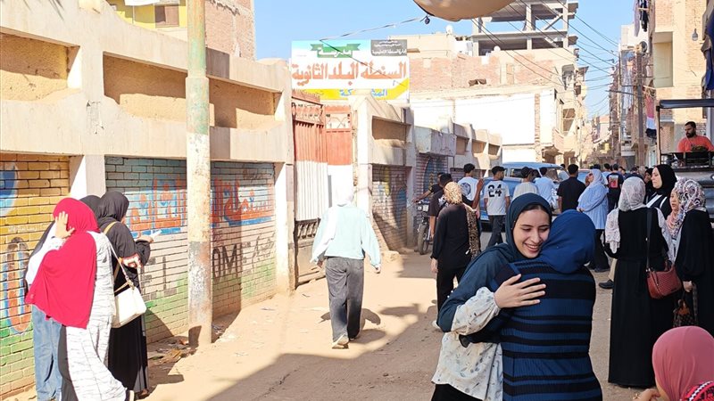 صعب والوقت مكفاش، طالب ثانوية عامة بالغربية يشتكي من امتحان الإنجليزي