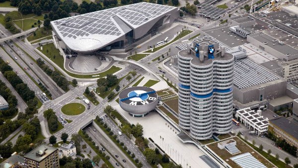 أزمة تضرب BMW.. تقارير تتحدث عن تسريح 8 آلاف موظف