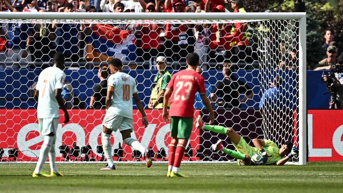 “الأخطبوط” بونو يضيف مبابي إلى قائمة ضحاياه في كأس العالم