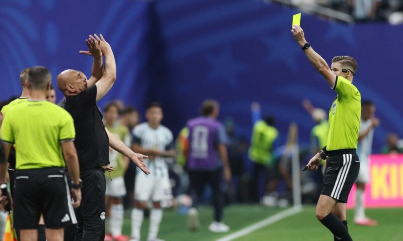 استبعاد حكم مباراة مصر والأرجنتين من كأس العالم