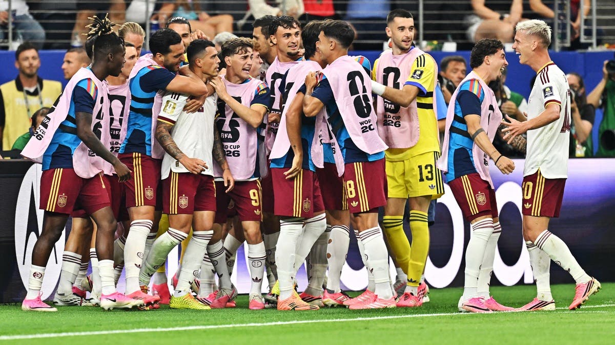 إسبانيا تسيطر على فرنسا وتبلغ نهائي كأس العالم