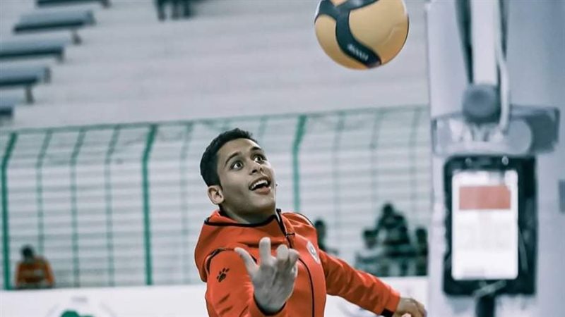 نجم الأهلي ينتقل رسميا إلى صفوف كالاماتا اليوناني