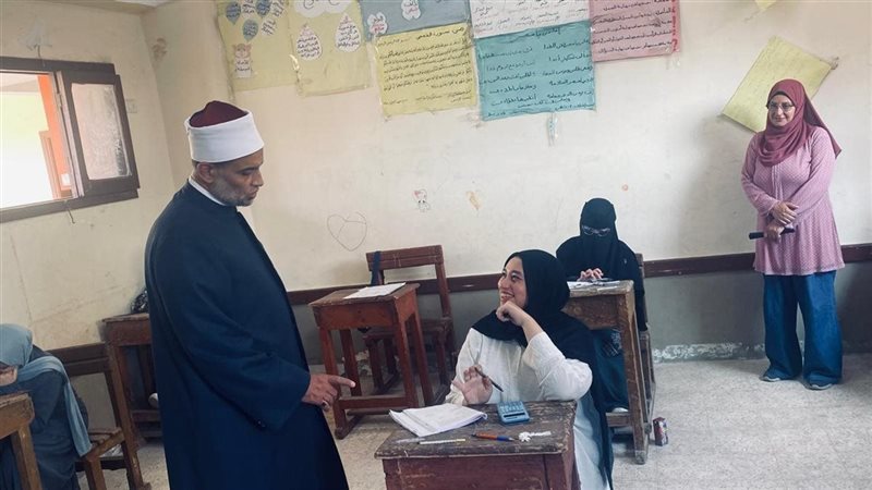 هدوء وانتظام بلجان امتحان الرياضيات التطبيقية لطلاب القسم العلمي بالثانوية الأزهرية بالدقهلية