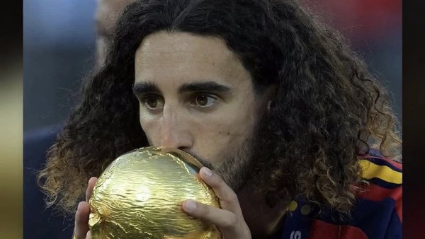 فينيسيوس جونيور يوجه رسالة ترحيب بزميله الجديد مارك كوكوريلا