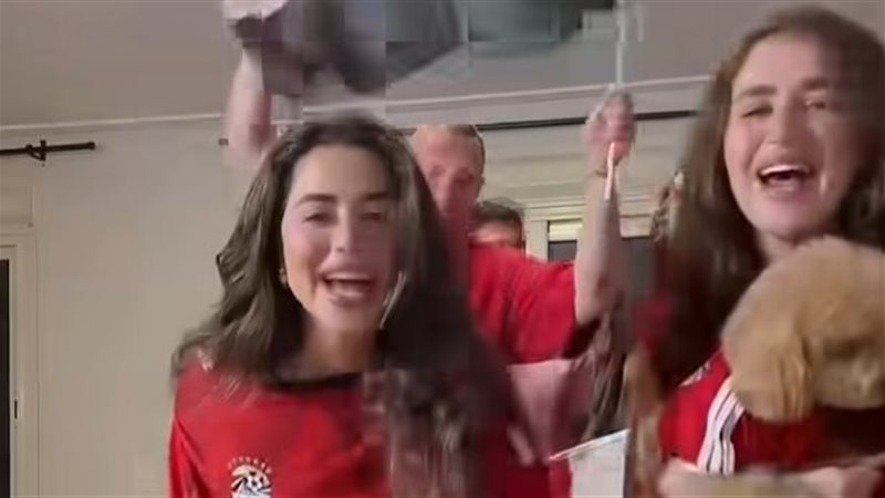 على أنغام عصام صاصا والعسيلي، يارا السكري تحتفل بفوز منتخب مصر على أستراليا