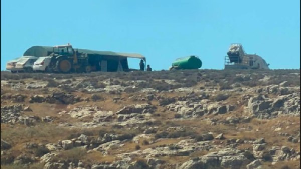 مستوطنون يقيمون بؤرة استيطانية جديدة شرق رام الله