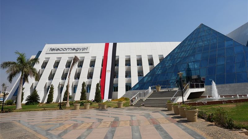 WE تحتفي بالإنجاز التاريخي للمنتخب وترفع العلم المصري على مقراتها تزامنًا مع مواجهة الأرجنتين