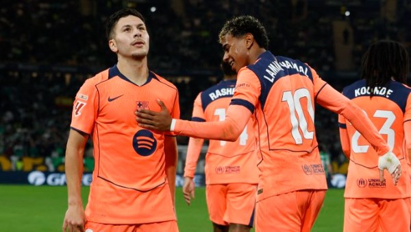 برشلونة يحدد موقفه من تدعيم الدفاع.. وشرط وحيد للتعاقد مع مدافع جديد