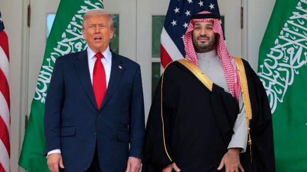 ترامب يدفع نحو اتفاق نووي مع السعودية دون المعيار الذهبي.. ماذا يعني؟