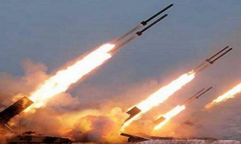 إيران تحت النار.. دوي ثلاثة انفجارات غرب بندر عباس