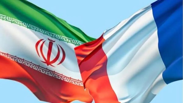إيران تستدعي السفير الفرنسي احتجاجا على “التدخل” في شؤونها