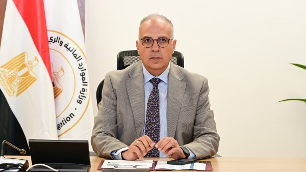بعد انتشار الفيديو.. الري توضح سبب خلو ترعة المعصرة من المياه