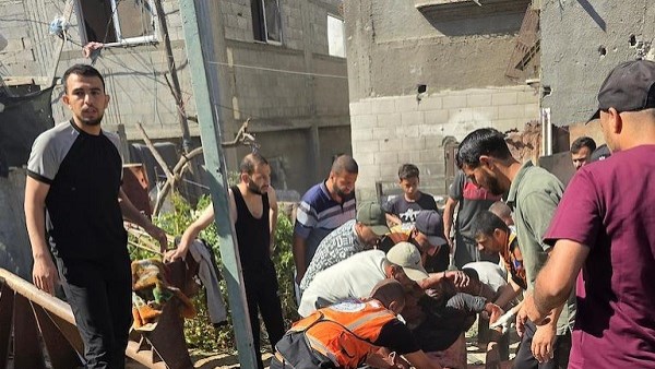 إصابتان وتدمير 3 منازل في غارات إسرائيلية على وسط غزة