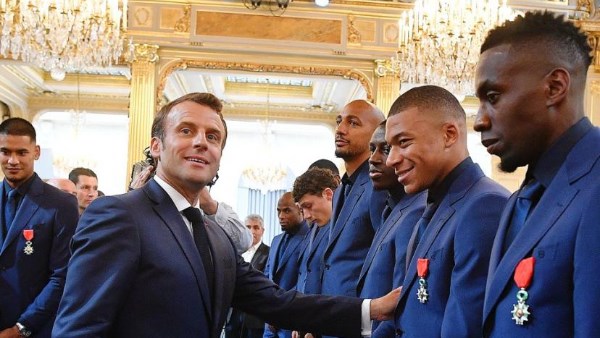 ماكرون يهنئ إسبانيا على التأهل لنهائي المونديال.. ويشيد بأداء منتخب فرنسا