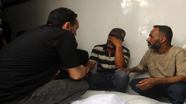 استشهاد فلسطيني وإصابة آخرين بقصف الاحتلال الإسرائيلي خيام نازحين في مدينة خان يونس