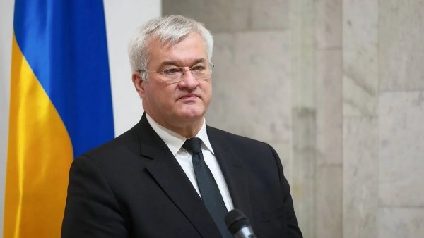 وزير الخارجية الأوكراني يدعو إلى ممارسة “ضغط شديد” على روسيا
