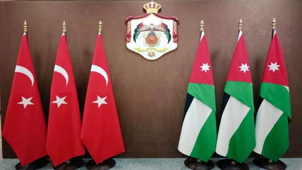 الأردن وتركيا يؤكدان ضرورة إنهاء التصعيد الإقليمي وتنفيذ وقف إطلاق النار والعودة للمفاوضات