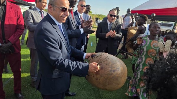السفير المصري لدى جوبا يفتتح محطة للمياه الجوفية في جنوب السودان