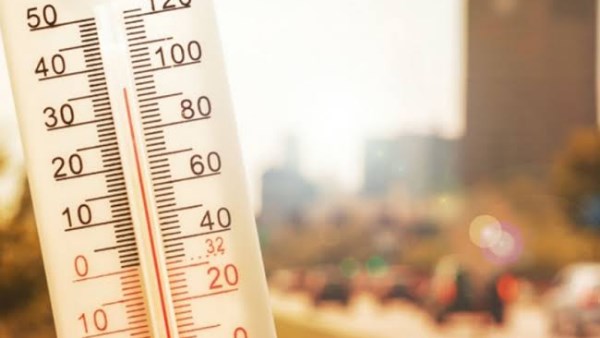 إصابات في اليابان جراء ضربات شمس ومصرع أشخاص إثر عاصفة في تشيلي