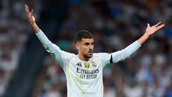أياكس ينسحب نهائيًا من سباق ضم لاعب ريال مدريد السابق داني سيبايوس