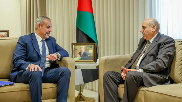 رئيس مجلس النواب الأردني يؤكد استمرار التنسيق مع مصر بشأن القضايا الإقليمية