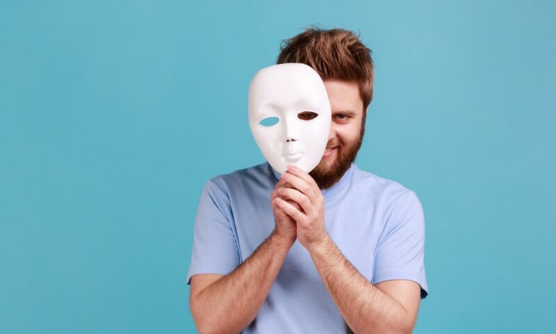 10 عبارات تكشف لك أصحاب الأخلاق الضعيفة