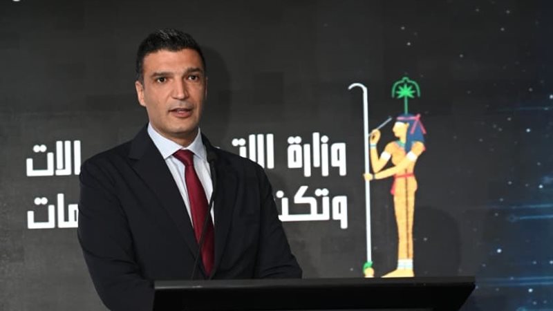 وزير الصناعة: تنفيذ مبادرة لتركيب محطات طاقة شمسية على أسطح 7000 مصنع